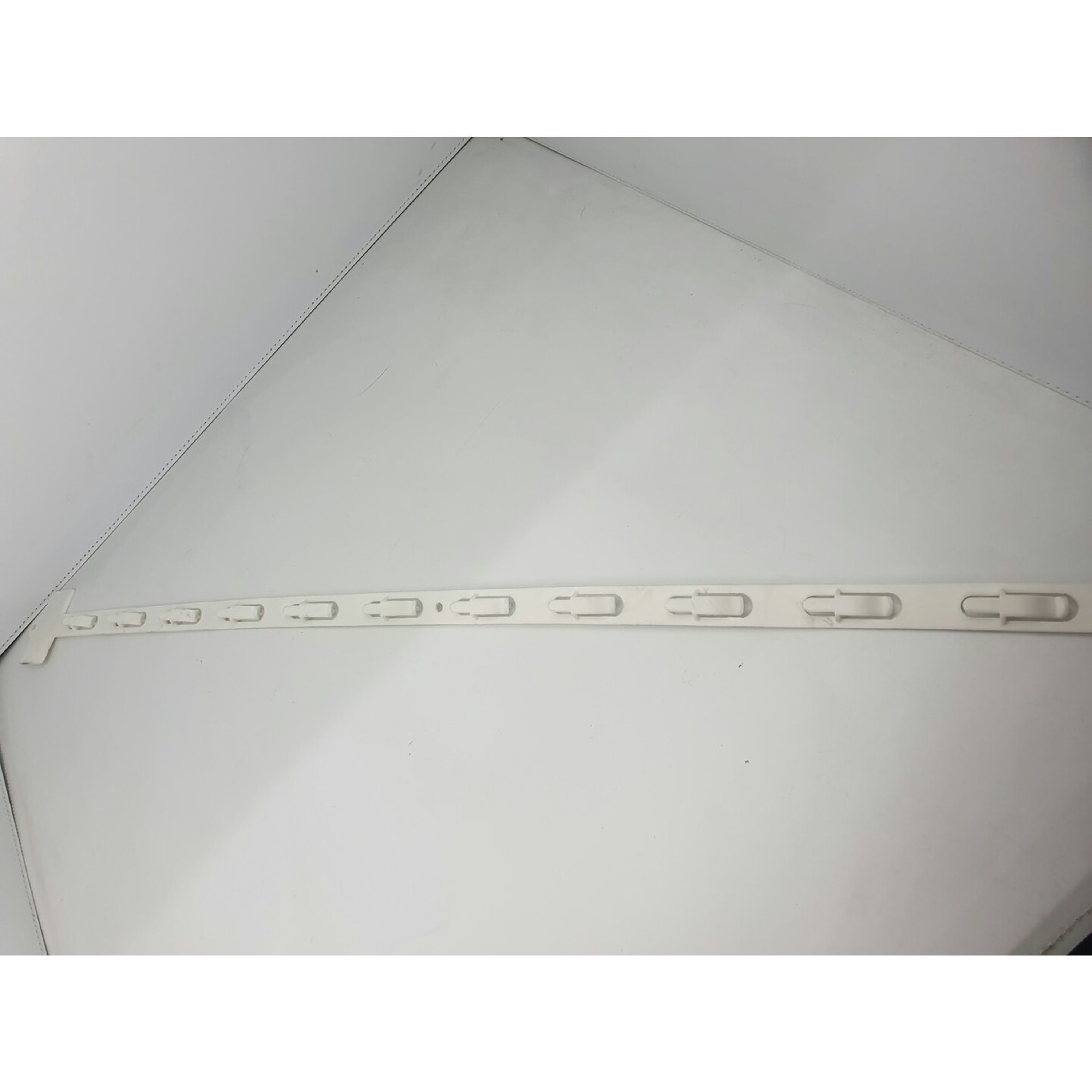 2-way Display Clip with Label Bar - White